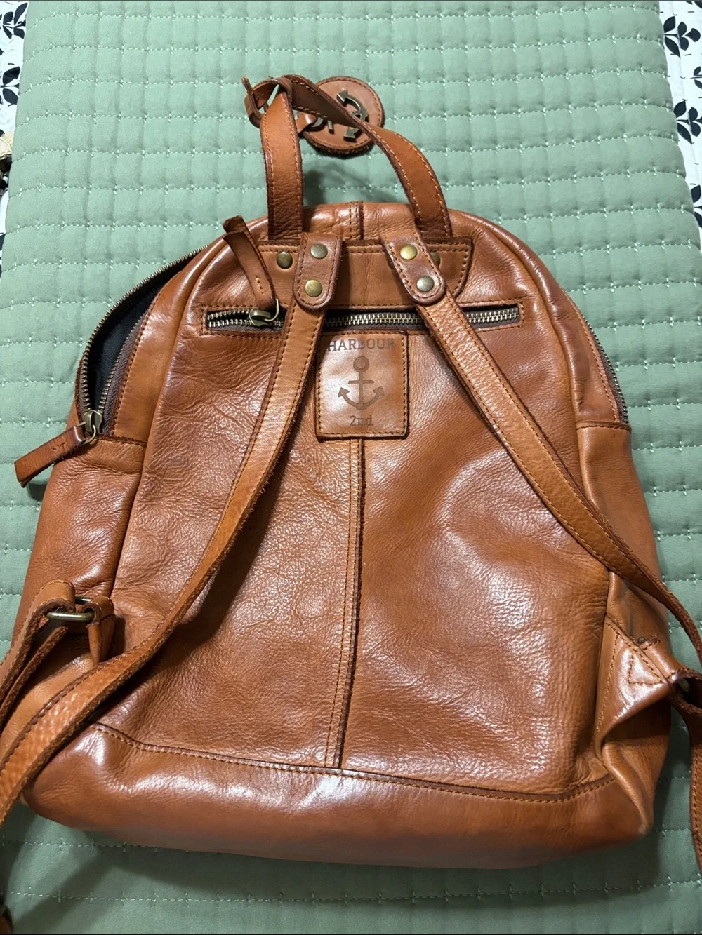 Harbor and 2nd leather purse